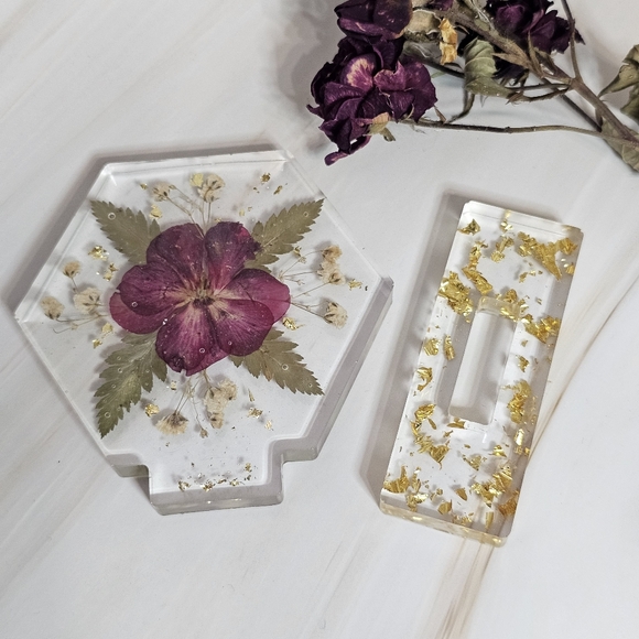 Hexagonal Floral Resin Display with Gold Accents - Picture 6 of 8